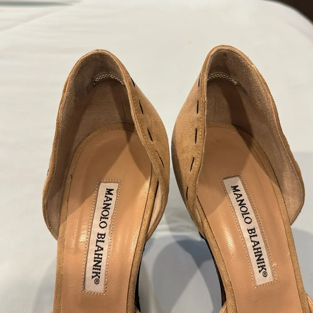 Manolo Blahnik Tan Suede Black Patent Leather Stitching 39.5 EU / 9 US